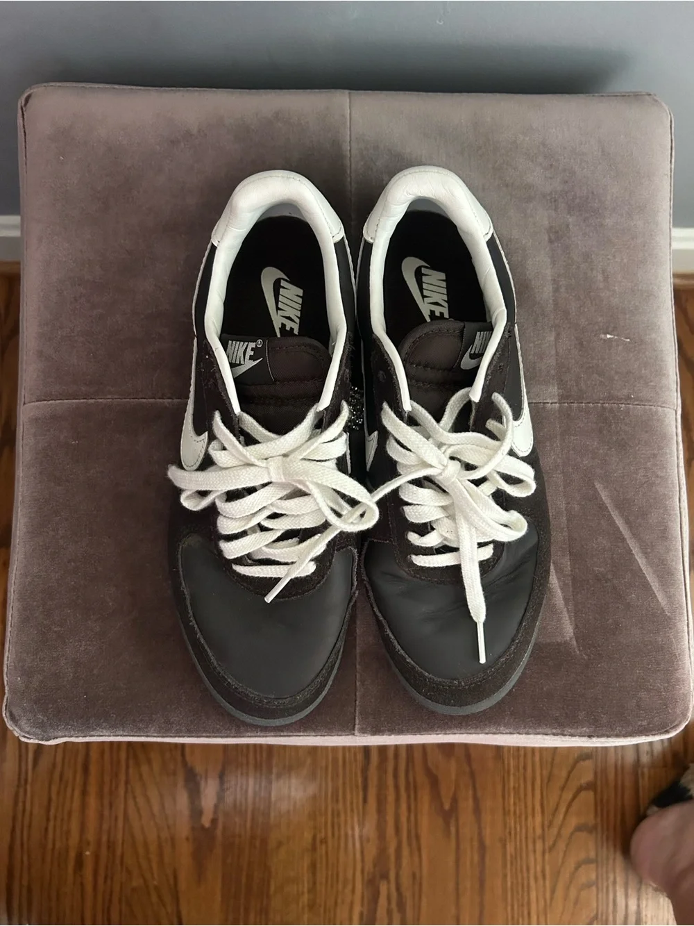 Nike Women’s Low-Top Sneakers- chocolate brown
